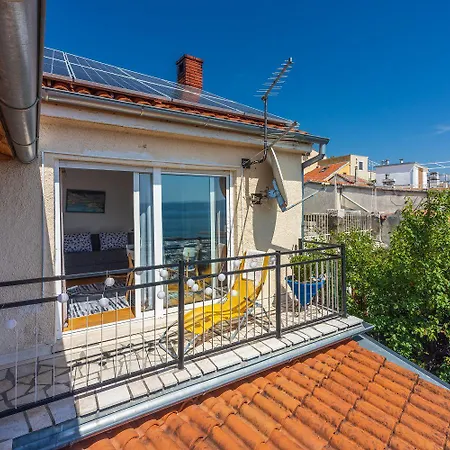 Atemberaubendes Direkt Am Gelegen Mit Meerblick, Klima, Wifi Novi Vinodolski