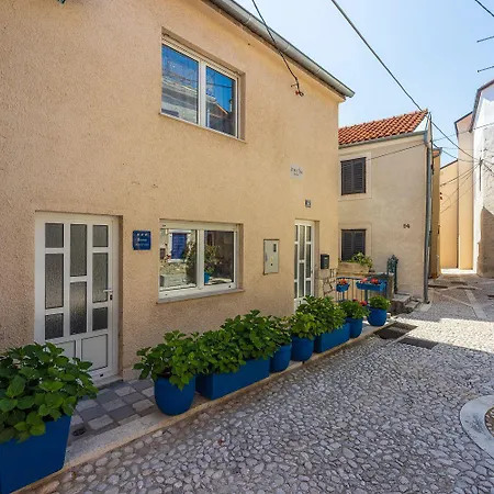 Atemberaubendes Direkt Am Gelegen Mit Meerblick, Klima, Wifi Novi Vinodolski