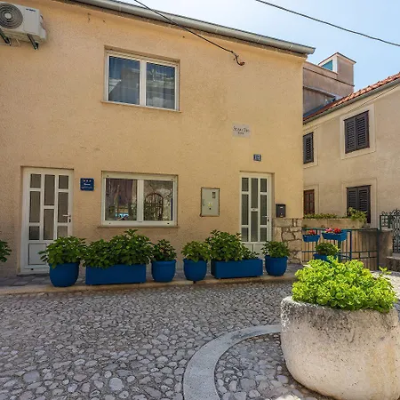 Atemberaubendes Direkt Am Gelegen Mit Meerblick, Klima, Wifi Novi Vinodolski