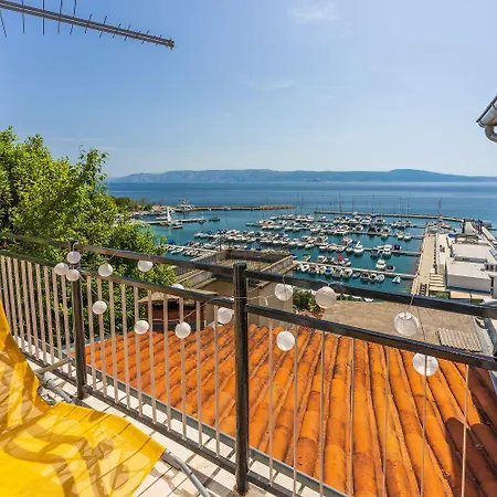 Atemberaubendes Direkt Am Gelegen Mit Meerblick, Klima, Wifi Apartment Novi Vinodolski