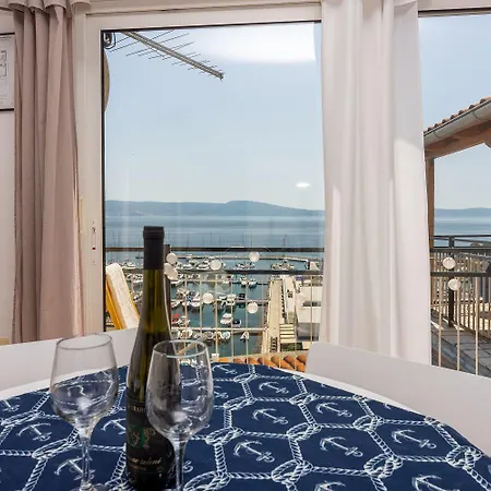 Apartman Atemberaubendes Direkt Am Gelegen Mit Meerblick, Klima, Wifi *